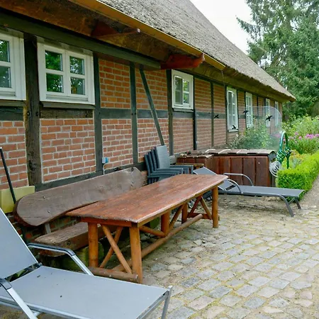 Historic Near The Schaalsee Feriehus Camin